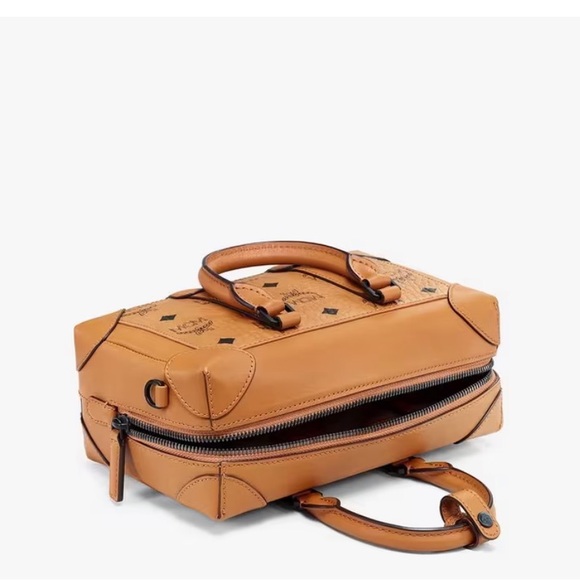 Berlin, Crossbody, MCM tote bag small. New with tag. - Picture 2 of 10